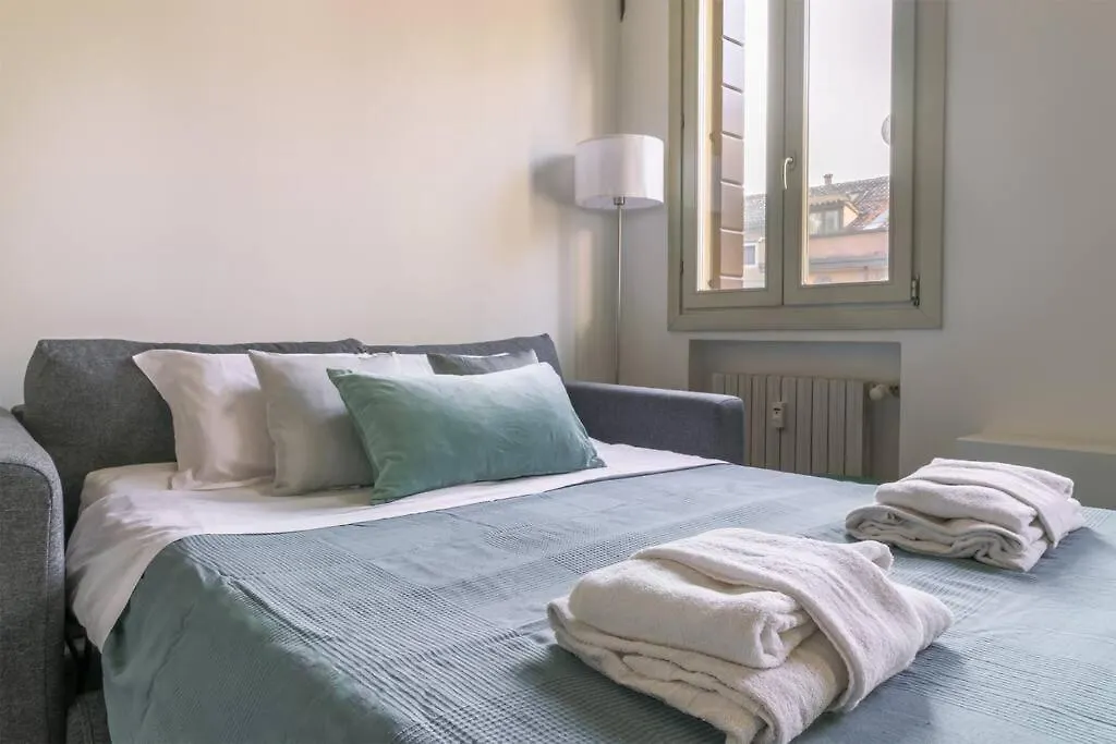 Enjoy Home - Studio Vicino Al Teatro Verdi Padova 0*,  Italy